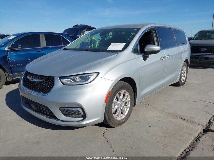 Vin: 2c4rc1bg7pr624229, lot: 43043572, chrysler pacifica touring l 20232