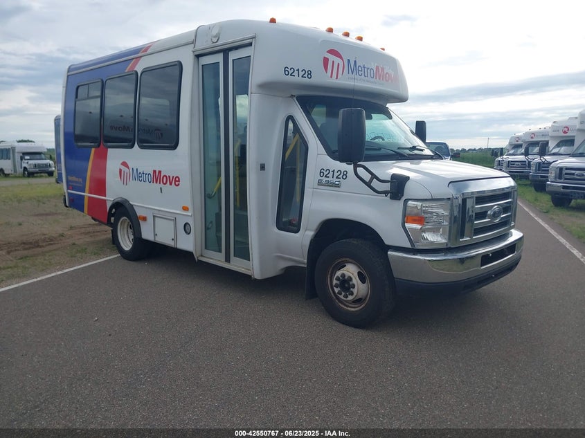 1FDEE3FS9JDC33169 2018 Ford E-350 Cutaway auction photo 1