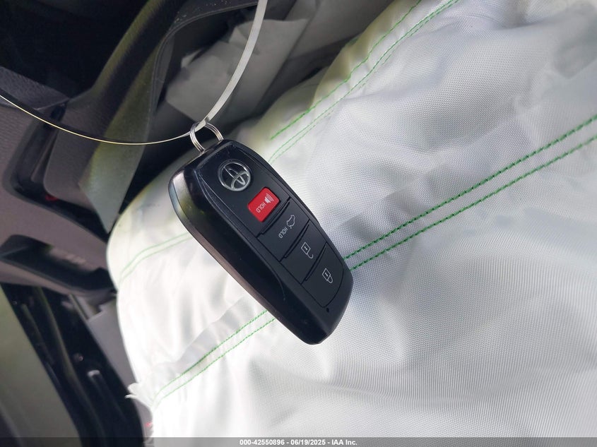 2025 TOYOTA CAMRY LE - 4T1DAACK6SU103917