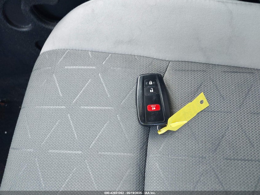 2021 TOYOTA RAV4 HYBRID XLE - 4T3RWRFV5MU040881