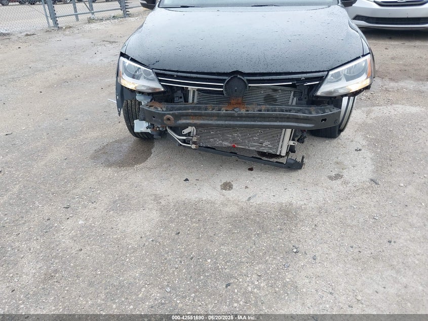 2013 VOLKSWAGEN JETTA 2.5L SE - 3VWDP7AJXDM359918
