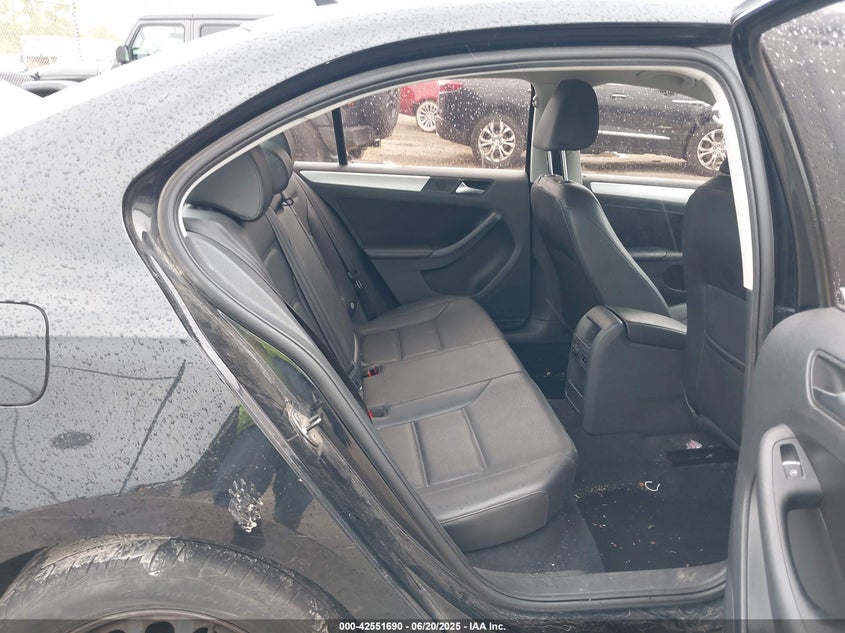 2013 VOLKSWAGEN JETTA 2.5L SE - 3VWDP7AJXDM359918