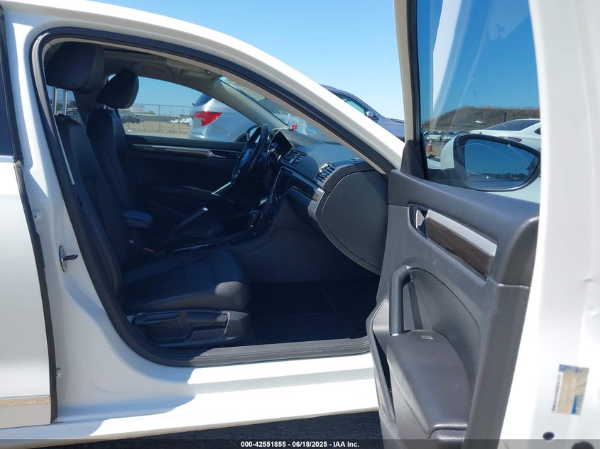 2017 VOLKSWAGEN PASSAT VIN: 1VWBT7A39HC018666