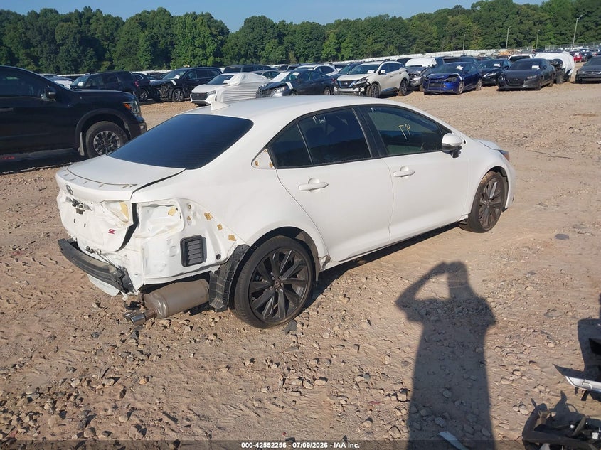 2024 TOYOTA COROLLA auction photo 4