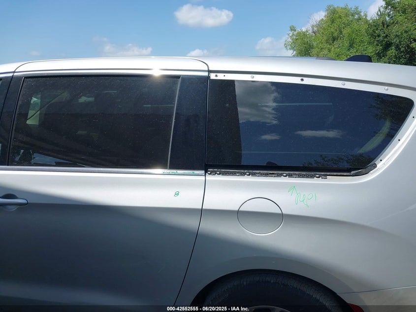 2024 Chrysler Pacifica Touring L VIN: 2C4RC1BG1RR129222 Lot: 42552555