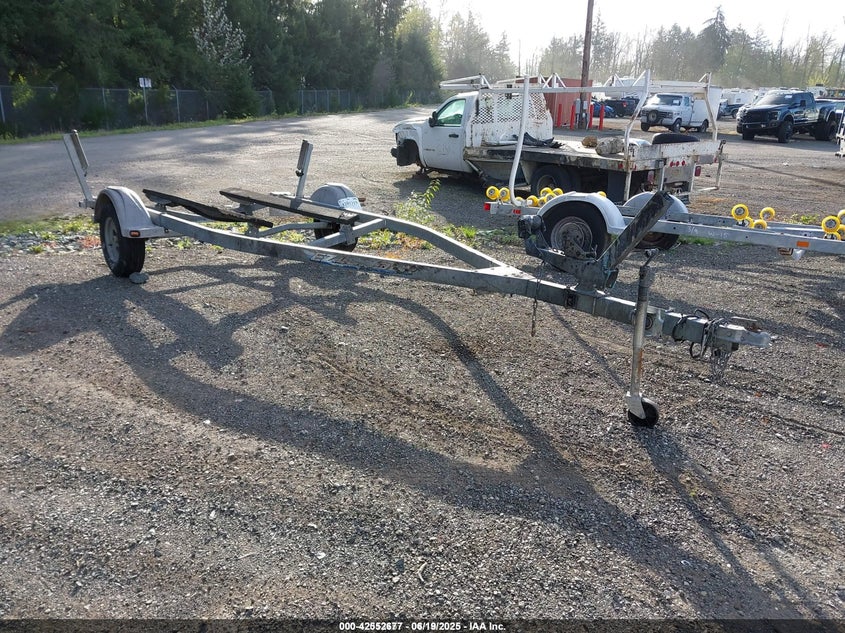 2011 BOAT TRAILER