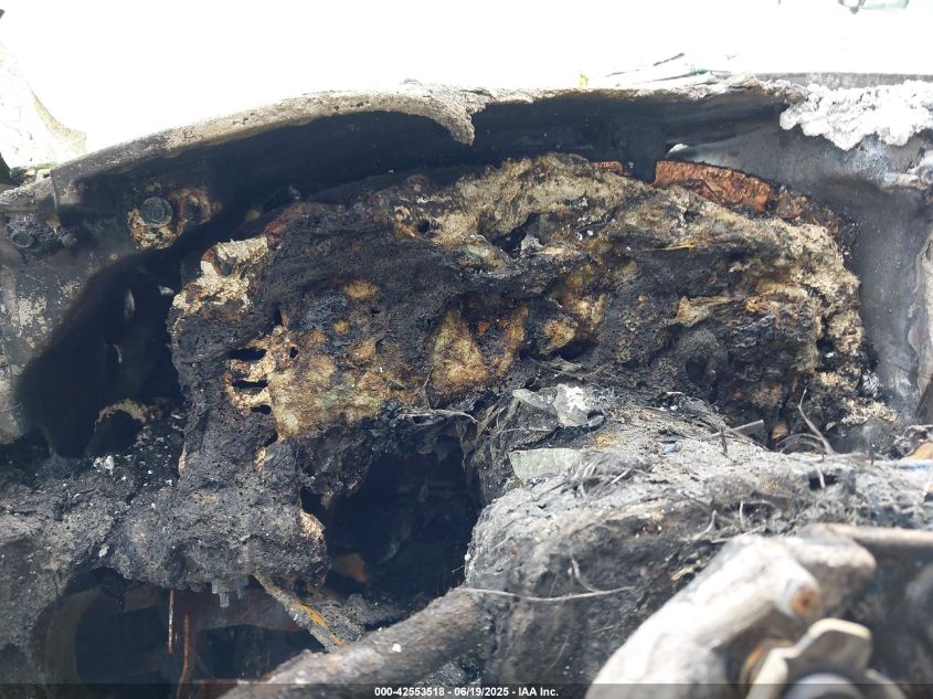 2004 Chevrolet Express VIN: 1GNFH15T041173083 Lot: 42553518