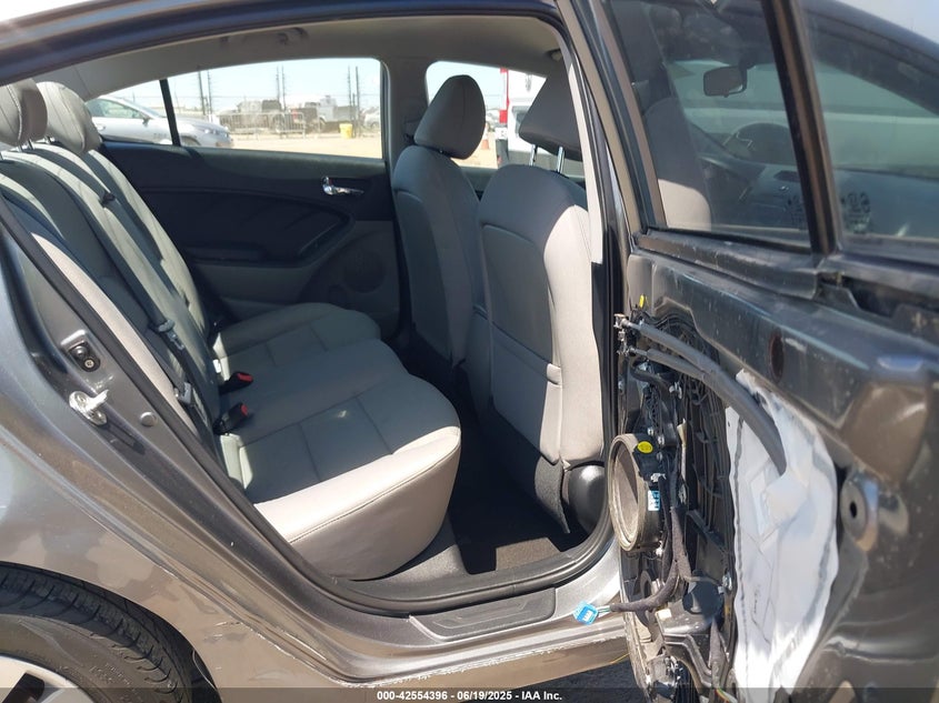 2016 KIA FORTE LX - KNAFX4A60G5442190