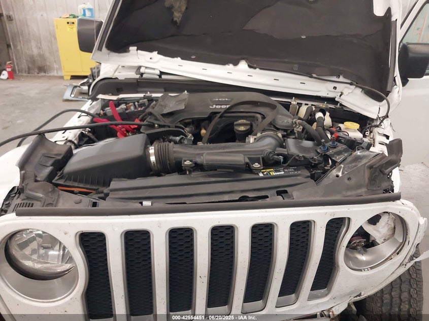 2018 JEEP WRANGLER UNLIMITED SAHARA 4X4 - 1C4HJXEG1JW299138