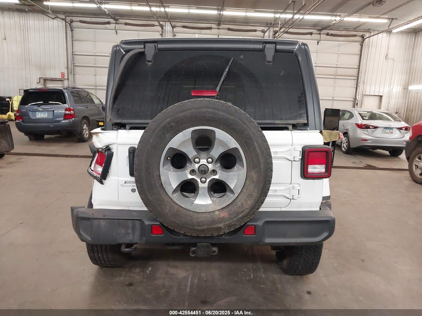 2018 JEEP WRANGLER UNLIMITED SAHARA 4X4 - 1C4HJXEG1JW299138