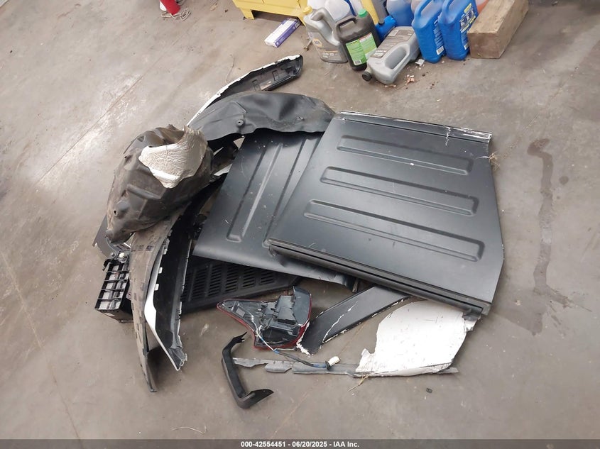 2018 JEEP WRANGLER UNLIMITED SAHARA 4X4 - 1C4HJXEG1JW299138