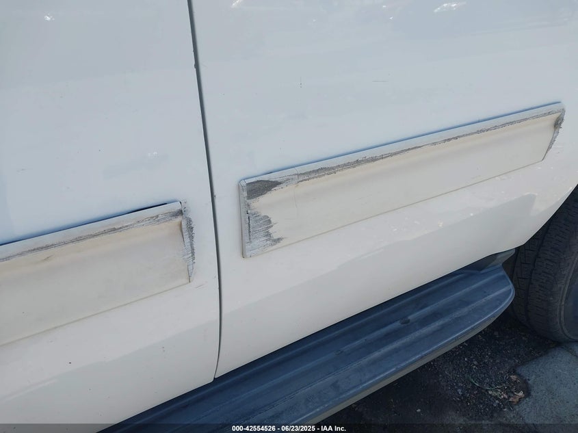 2010 CHEVROLET TAHOE VIN: 1GNUKBE00AR161808