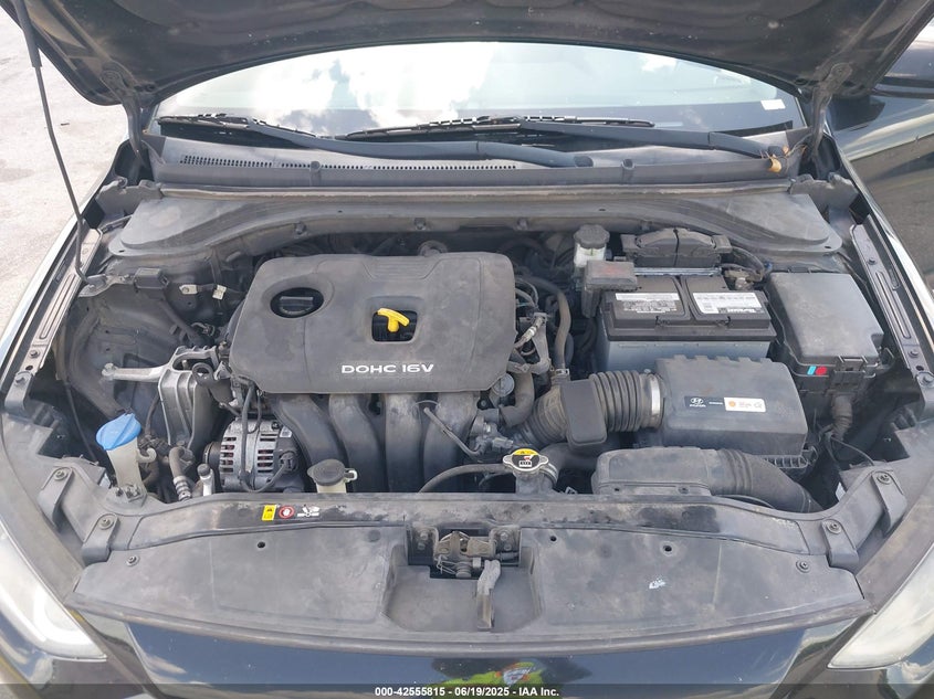 2018 HYUNDAI ELANTRA VIN: 5NPD84LF0JH230420