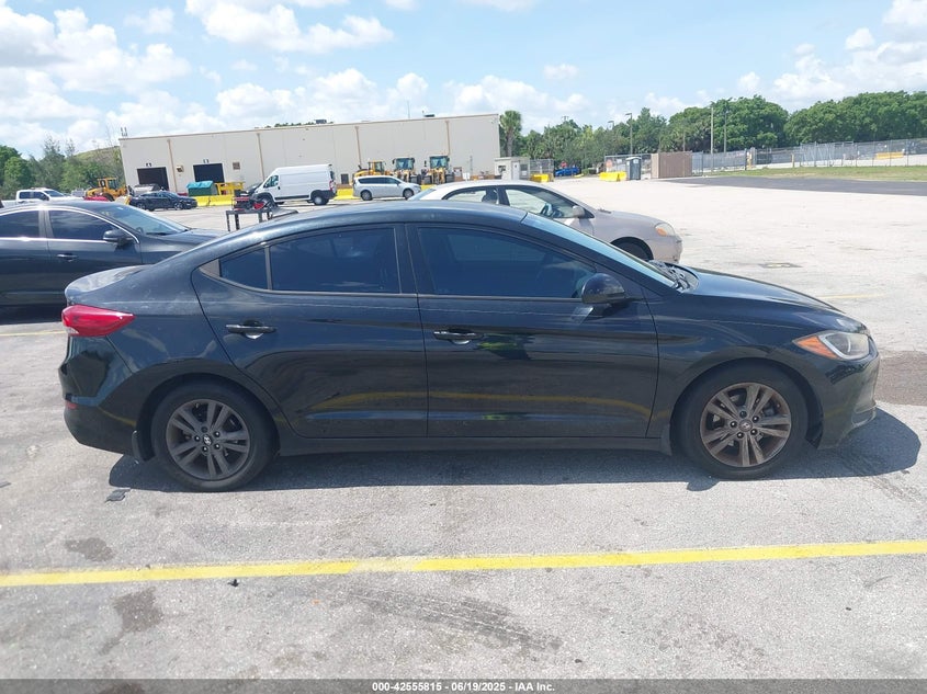 2018 HYUNDAI ELANTRA VIN: 5NPD84LF0JH230420
