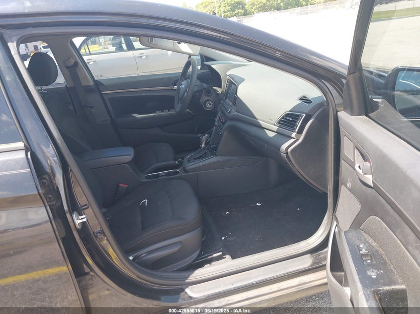 2018 HYUNDAI ELANTRA VIN: 5NPD84LF0JH230420