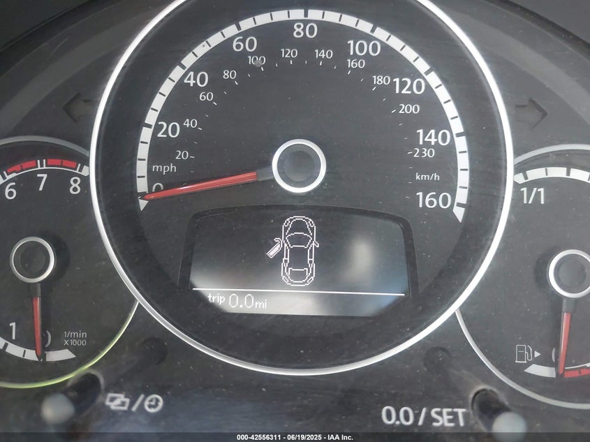 2015 VOLKSWAGEN BEETLE 1.8T CLASSIC - 3VWF17AT1FM655263