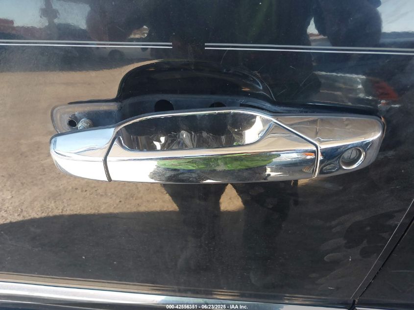 2010 Cadillac Escalade Luxury VIN: 1GYUCBEF3AR122327 Lot: 42556351