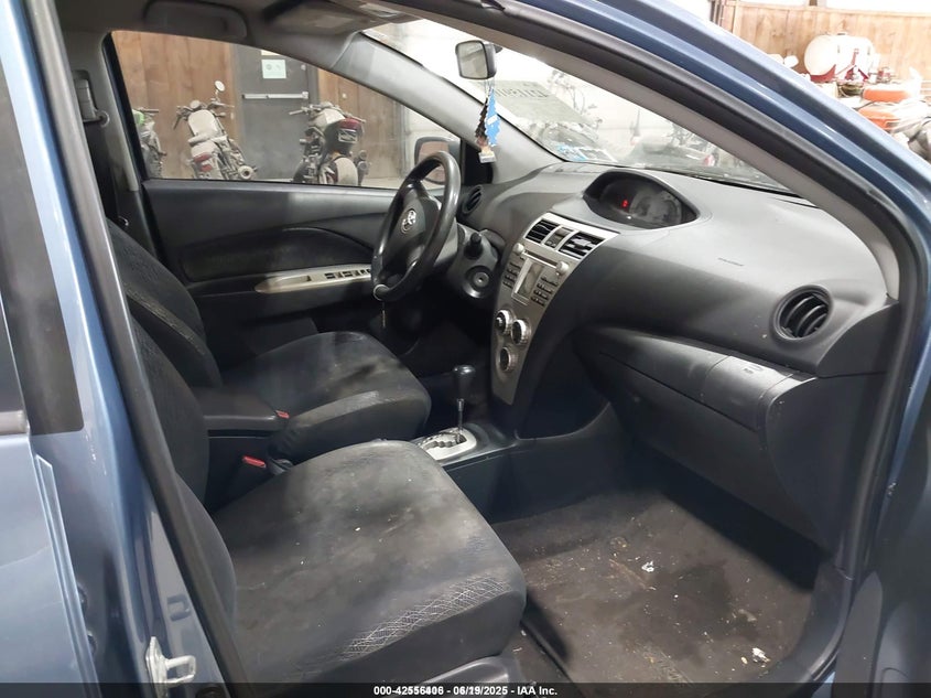 JTDBT923084013587 2008 TOYOTA YARIS photo no. 5
