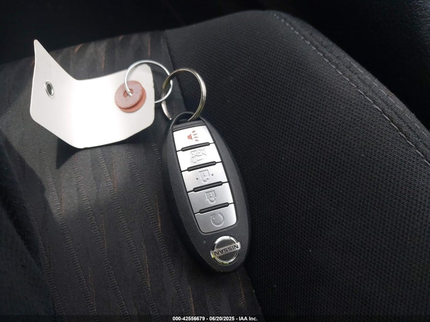 2019 NISSAN ROGUE SV - KNMAT2MV8KP552644