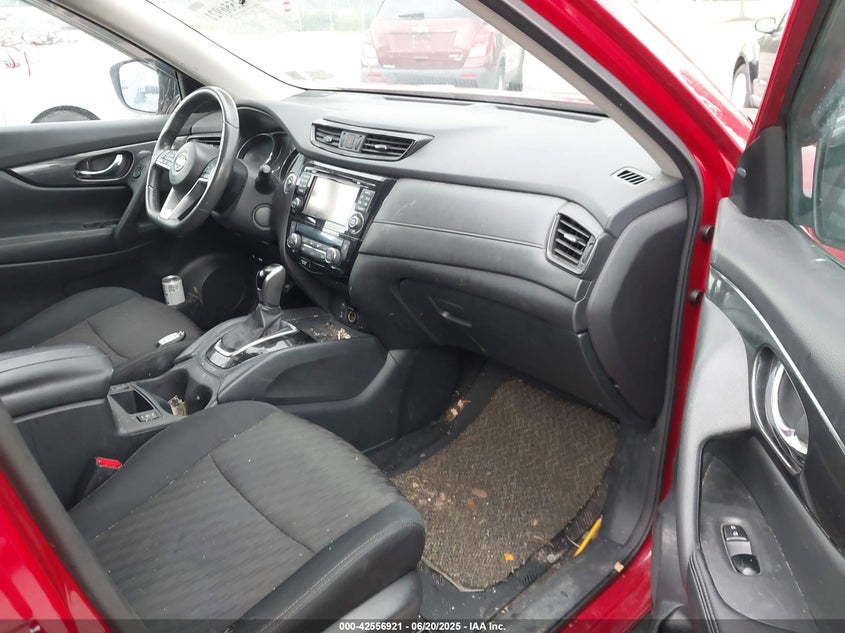 2017 NISSAN ROGUE VIN: 5N1AT2MV0HC796574