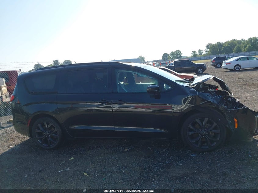 2020 Chrysler Pacifica Touring L VIN: 2C4RC1BG3LR250499 Lot: 42557011