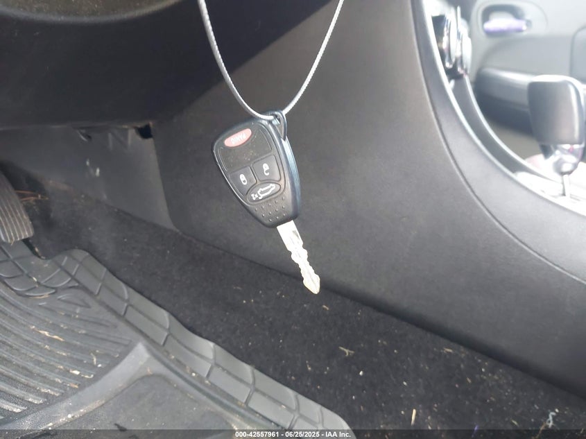 2013 CHRYSLER 200 TOURING - 1C3CCBBB2DN578953