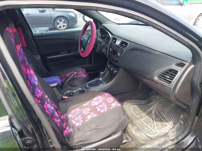 2013 CHRYSLER 200 TOURING - 1C3CCBBB2DN578953