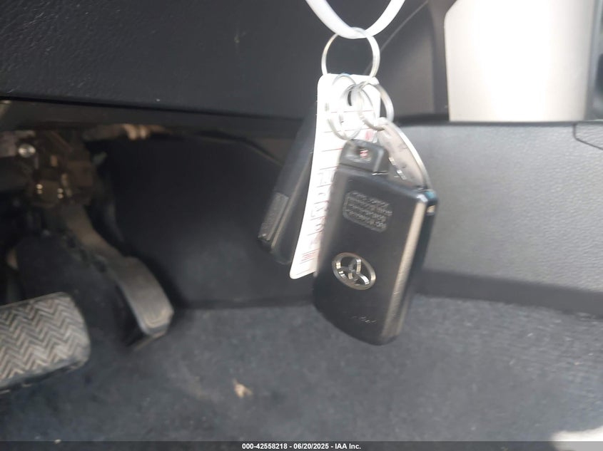 2018 TOYOTA RAV4 XLE - 2T3WFREV3JW413223