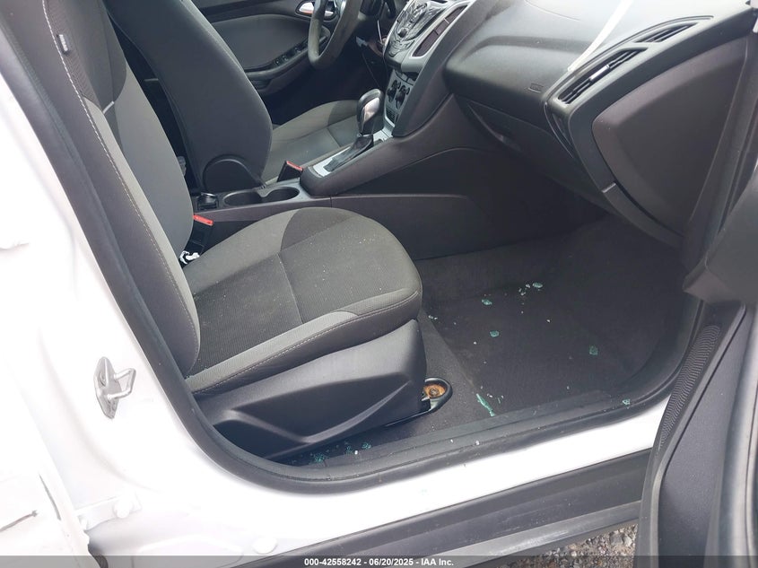 2014 FORD FOCUS VIN: 1FADP3F21EL145017