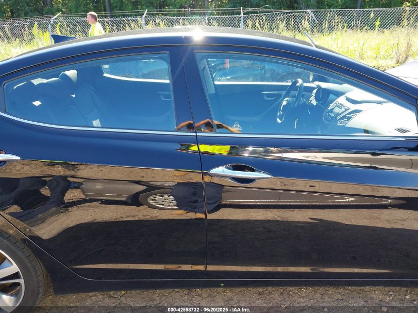 2014 Hyundai Elantra VIN: 8700 Lot: 42558732