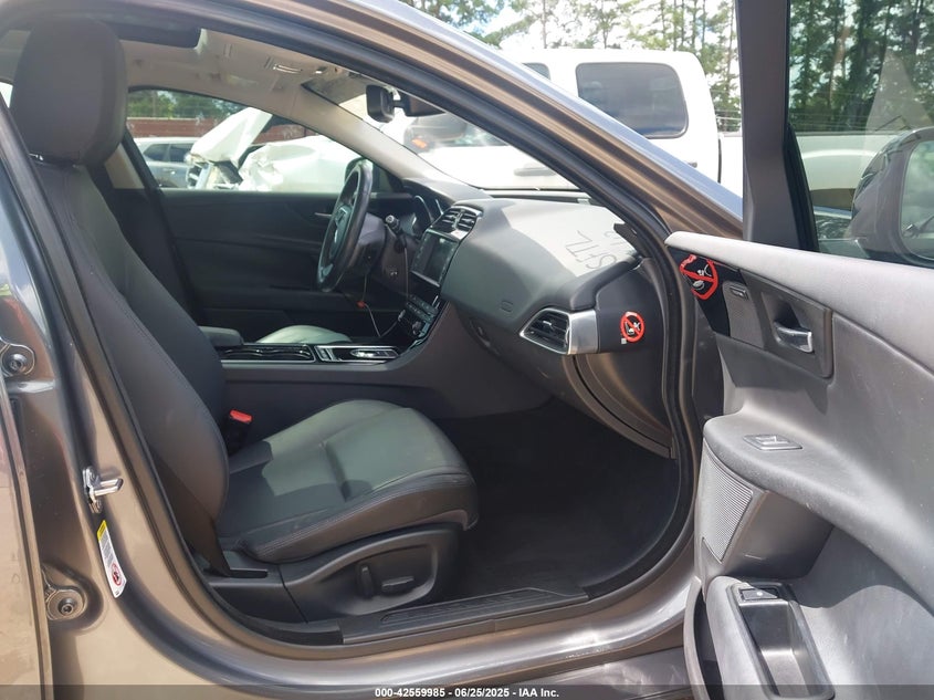 2017 JAGUAR XE 35T PREMIUM - SAJAD4BV3HCP12586