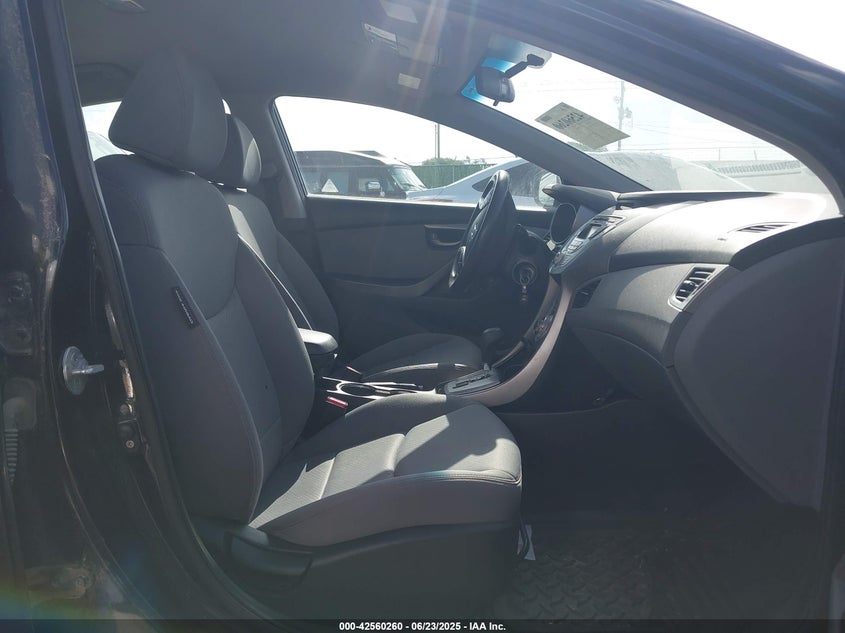 2012 HYUNDAI ELANTRA VIN: KMHDH4AE0CU228813