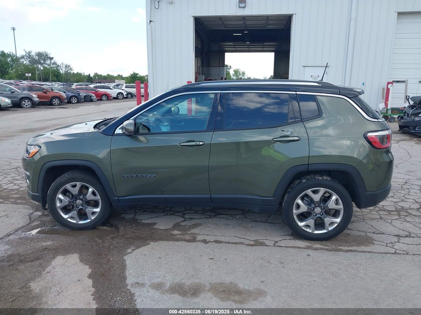 VIN 3C4NJDCB8KT812496 2019 JEEP COMPASS LIMITED 4X4