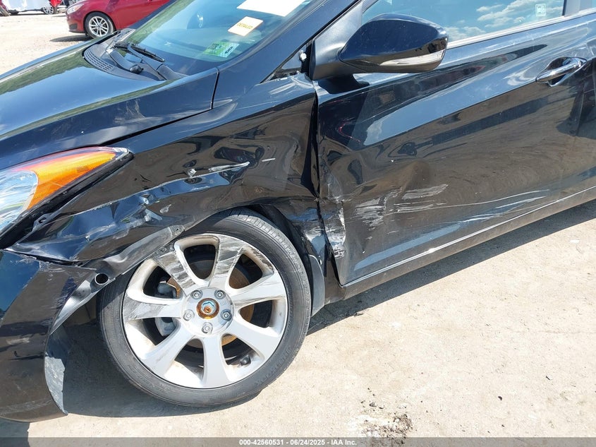 2013 HYUNDAI ELANTRA LIMITED - 5NPDH4AE6DH185935