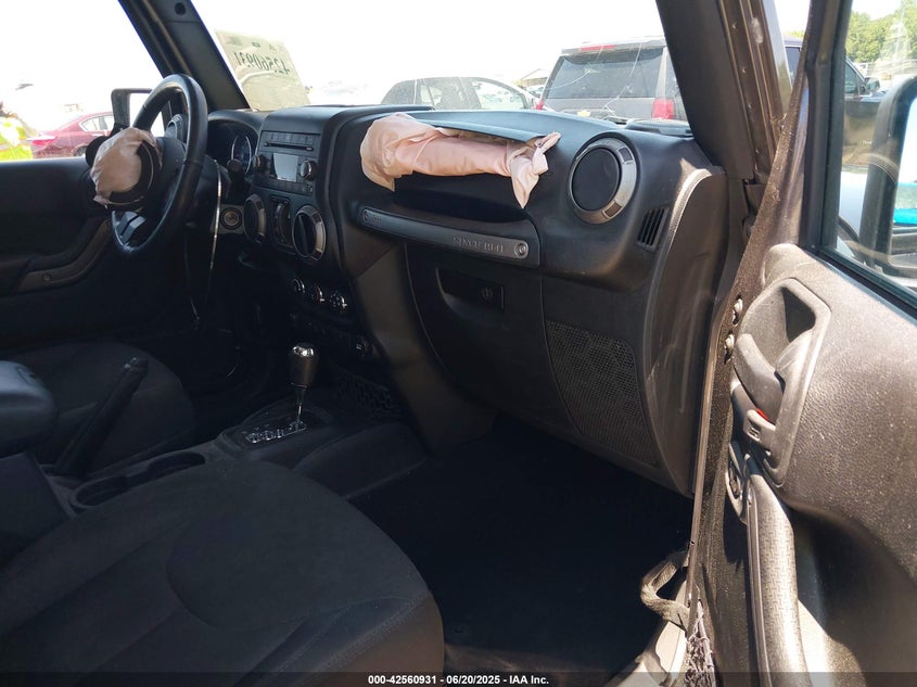 2017 JEEP WRANGLER UNLIMITED SPORT 4X4 - 1C4BJWDG0HL678239