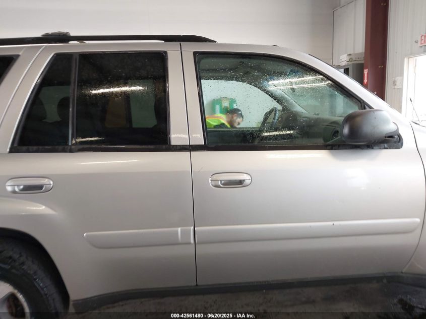 2005 Chevrolet Trailblazer Lt VIN: 1GNDT13S152154327 Lot: 42561480