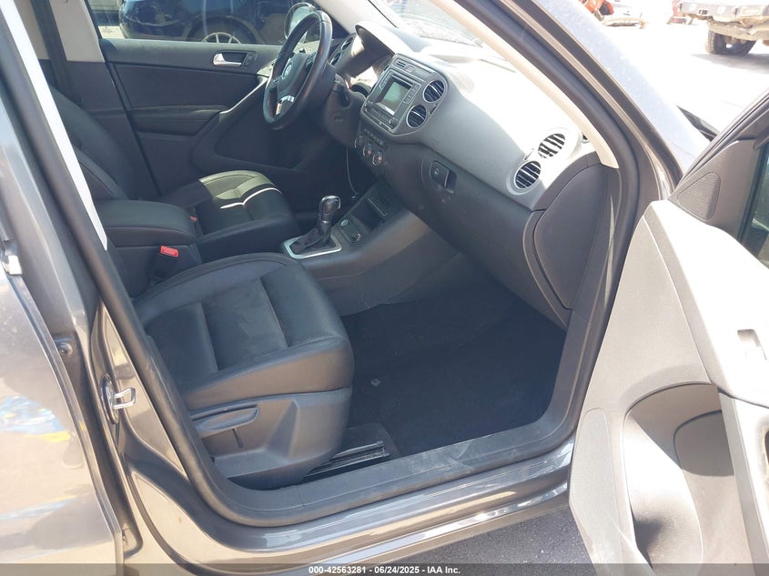 2016 VOLKSWAGEN TIGUAN S - WVGBV7AX9GW609072