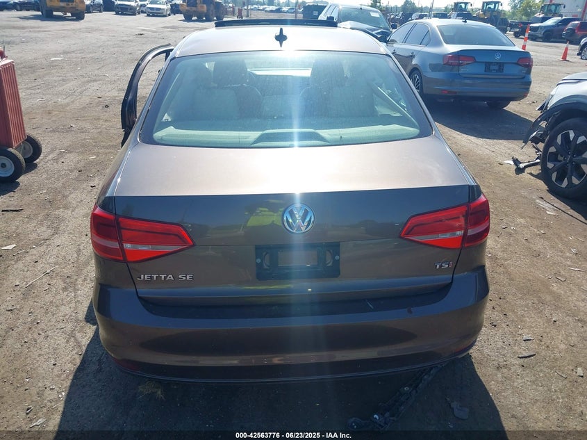 2015 VOLKSWAGEN JETTA 1.8T SE - 3VWD17AJ5FM411217