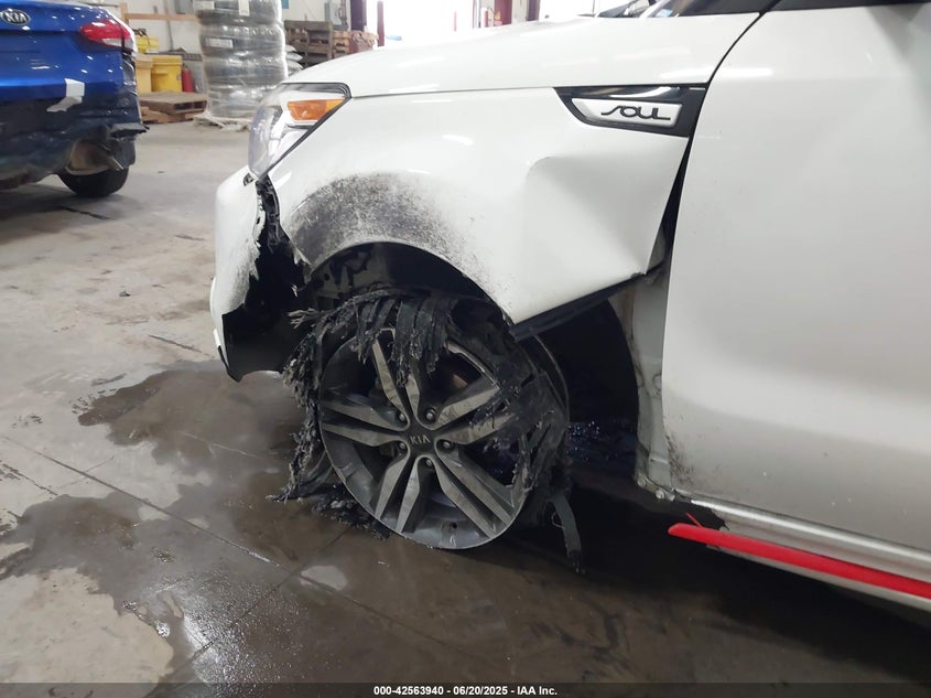 2014 KIA SOUL + - KNDJP3A57E7025827