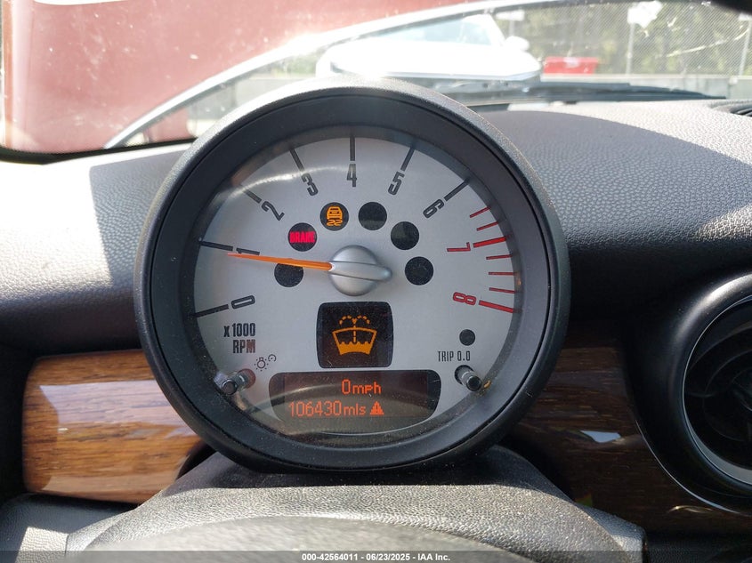2011 MINI COOPER VIN: WMWSU3C55BT181956