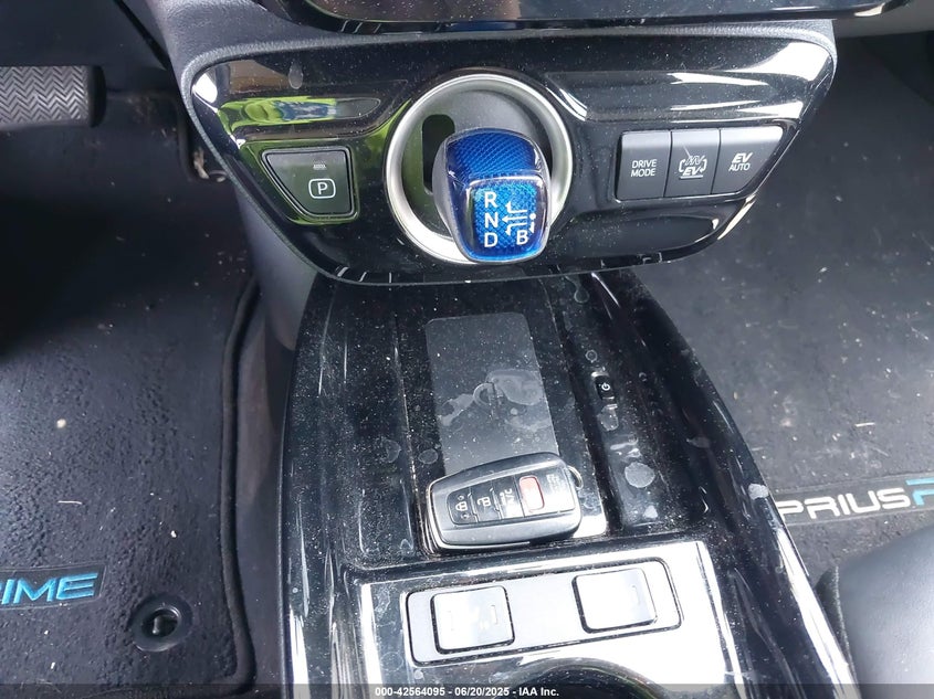 2020 TOYOTA PRIUS PRIME LIMITED - JTDKARFP9L3133597