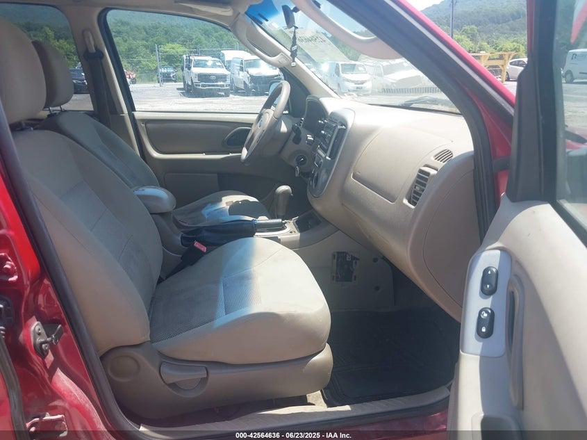 2006 FORD ESCAPE VIN: 1FMCU03156KC06607