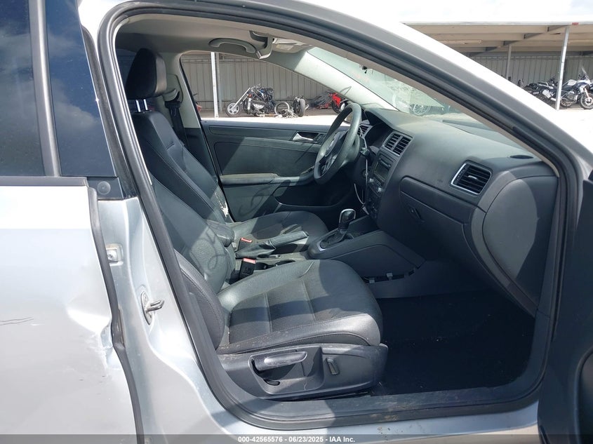 2014 VOLKSWAGEN JETTA 1.8T SE - 3VWD17AJ6EM262122