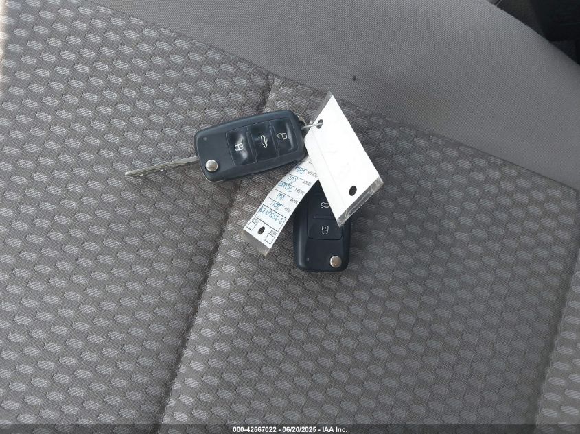 2011 Volkswagen Tiguan S VIN: WVGBV7AX2BW526723 Lot: 42567022