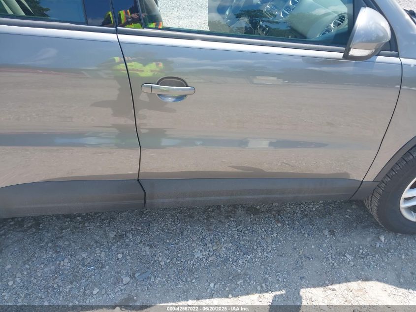 2011 Volkswagen Tiguan S VIN: WVGBV7AX2BW526723 Lot: 42567022