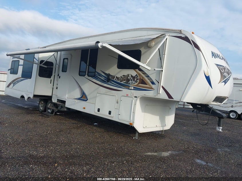 4YDF33020BE760257 2011 Keystone Avalanche Av330Re11 5Th Wheel Travel Trailer auction photo 1