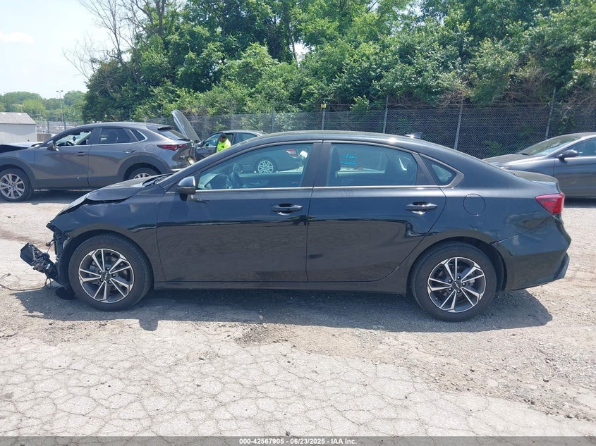 VIN 3KPF24ADXPE663221 2023 KIA FORTE LXS