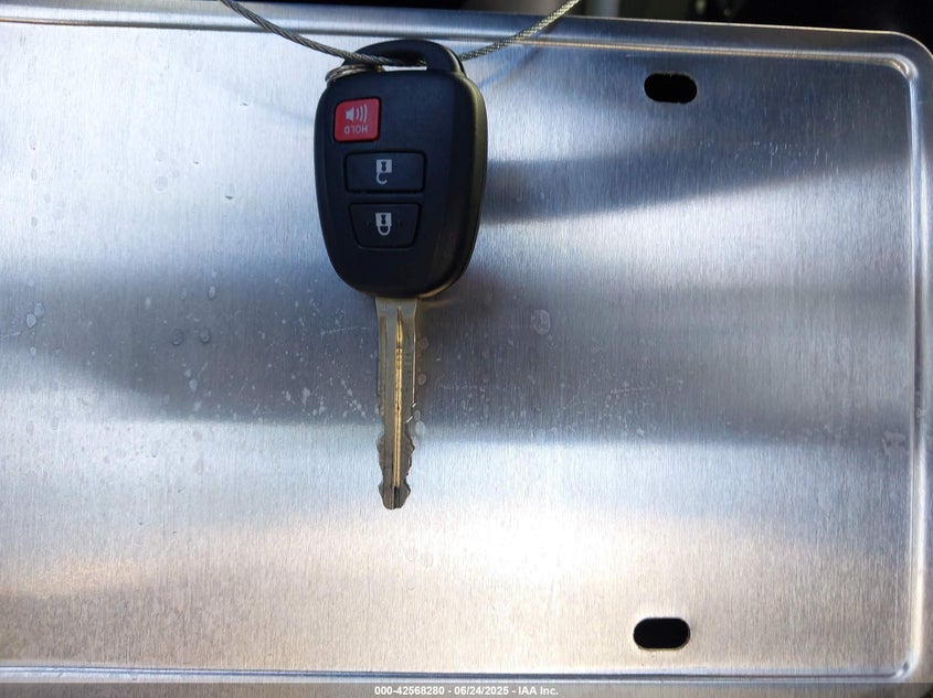 2018 TOYOTA RAV4 LE - JTMZFREV5JJ208126