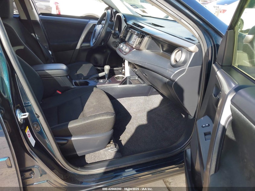 2018 TOYOTA RAV4 LE - JTMZFREV5JJ208126