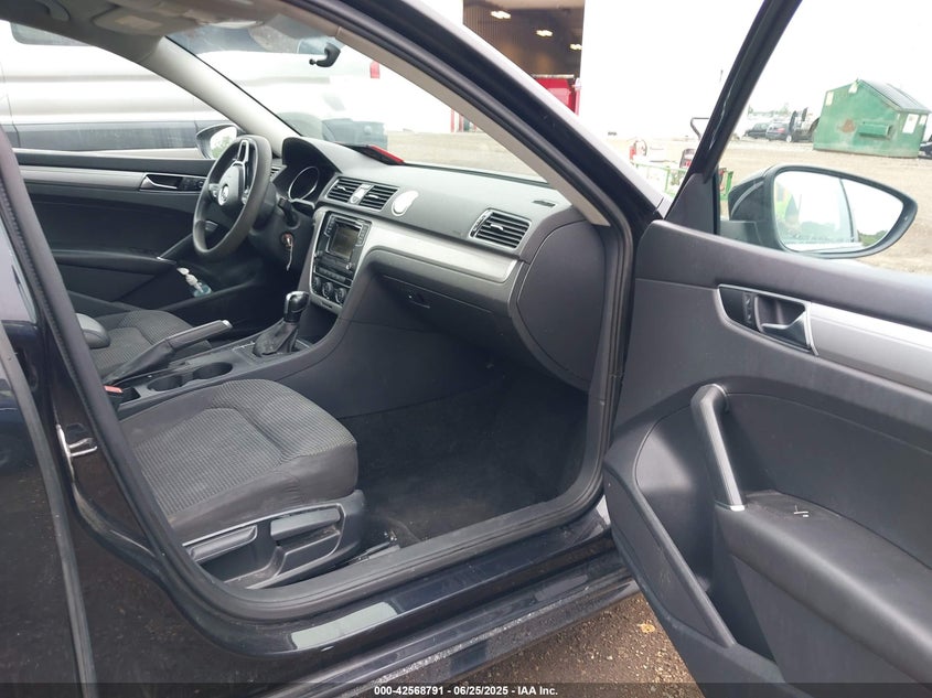 2017 VOLKSWAGEN PASSAT 1.8T S - 1VWAT7A31HC068117